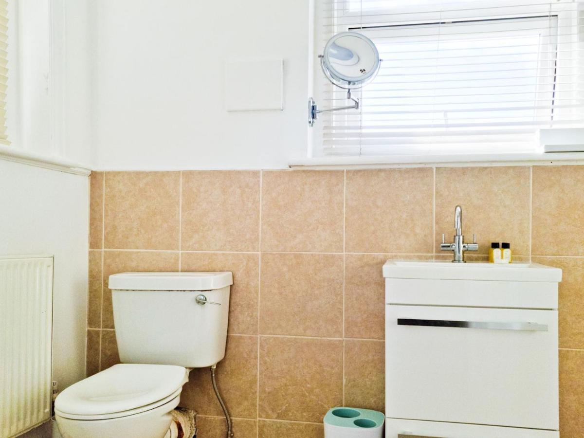 Pass The Keys Wimbledon Hideaway Apartment London Ngoại thất bức ảnh