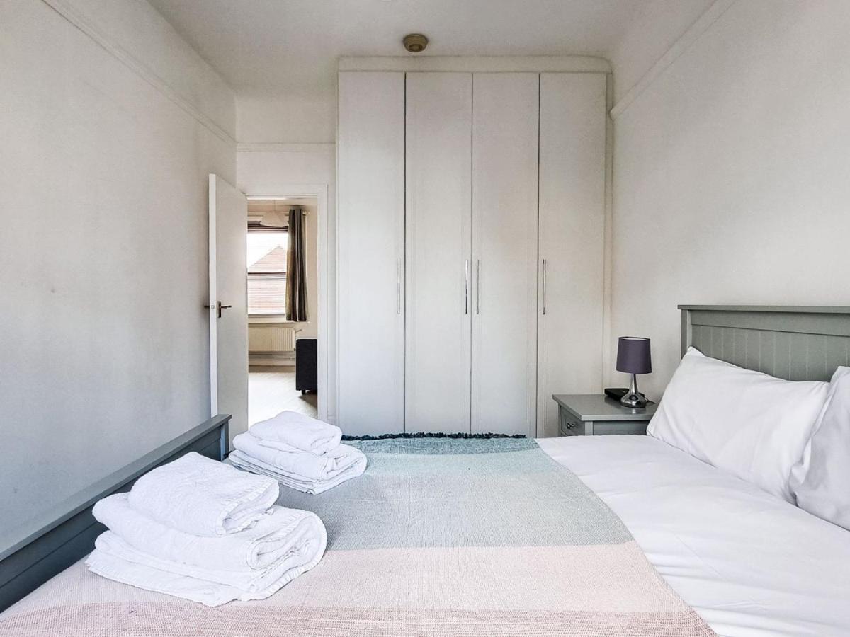 Pass The Keys Wimbledon Hideaway Apartment London Ngoại thất bức ảnh