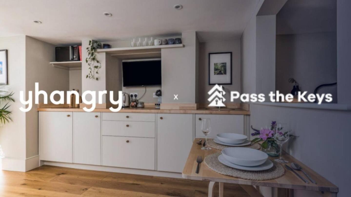 Pass The Keys Wimbledon Hideaway Apartment London Ngoại thất bức ảnh